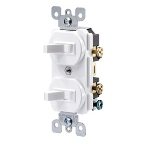 Leviton Decora® T5225 Series Combination Devices 15 A 125 V Toggle/Receptacle 5-15R