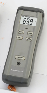 Dwyer Omega Handheld Thermometers