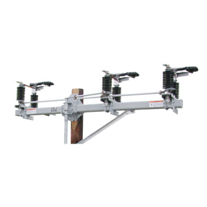Three Phase- AR ( 900A Gang-Operated Loadbreak - Unitized) Switch