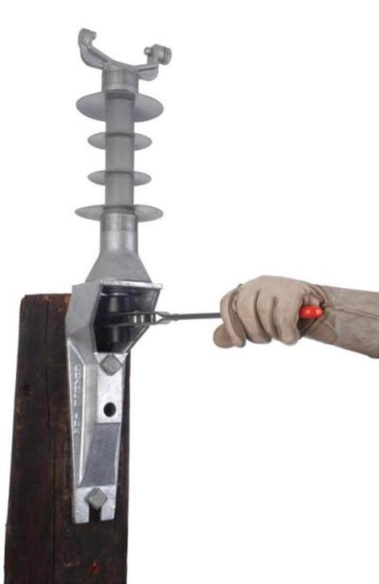 AlternateImage_1696_Right